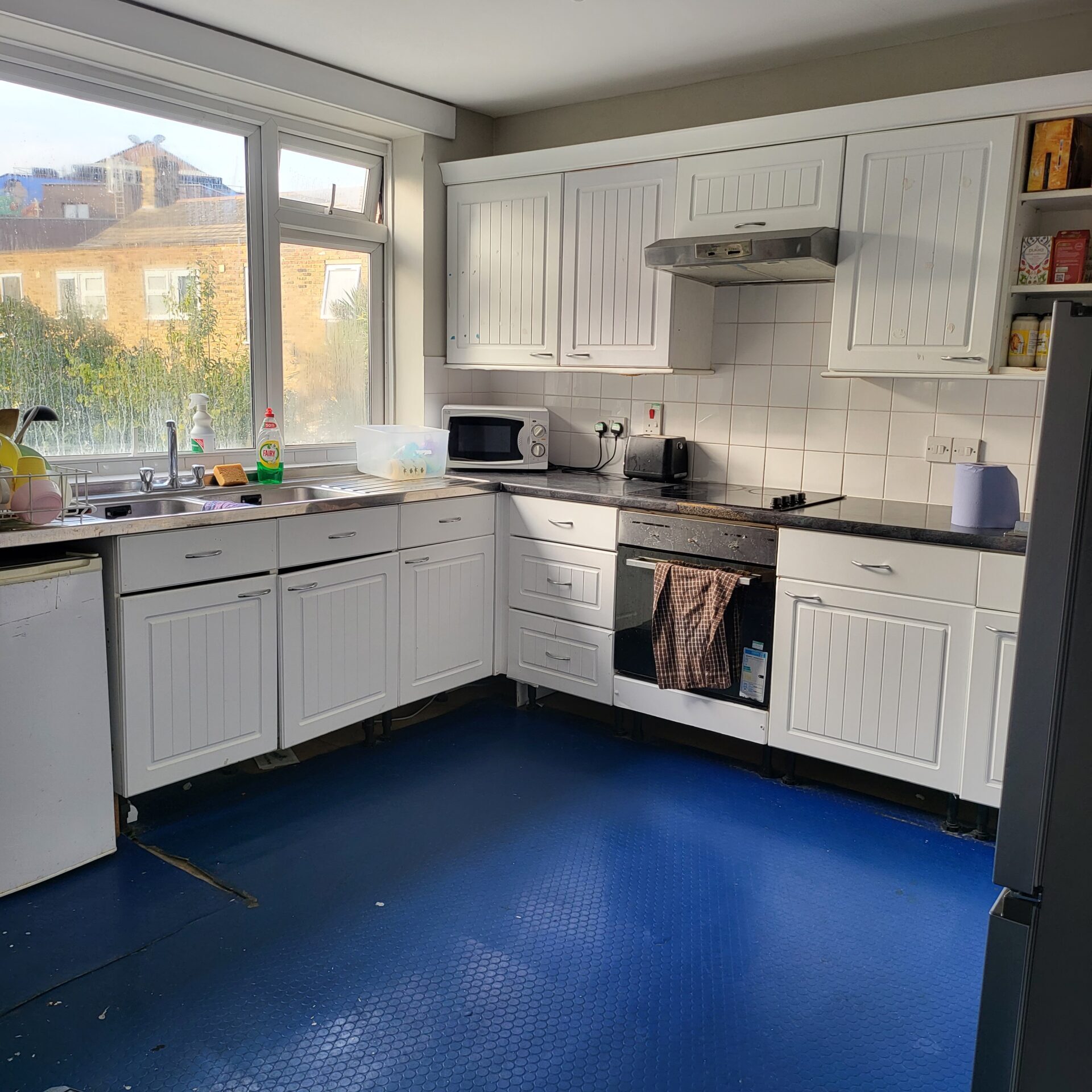 Kitchen Before.jpg